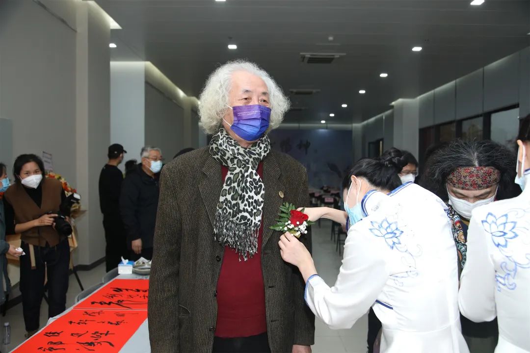 f834ac6a09e5a05a0008563d0d3d4f50.jpg